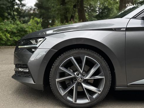 Skoda Superb 2022 серый - фото 15