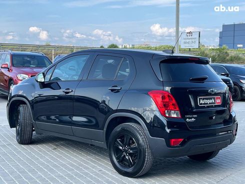 Chevrolet Trax 2018 черный - фото 10