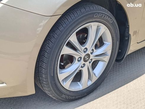 Hyundai Sonata 2010 бежевый - фото 5