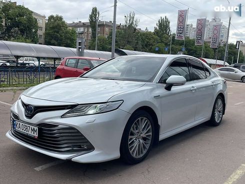 Toyota Camry 2020 - фото 7