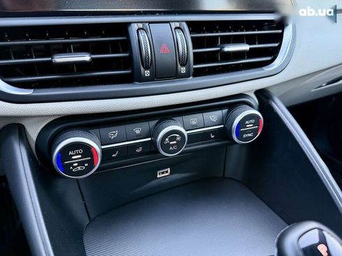 Alfa Romeo Giulia 2019 - фото 29