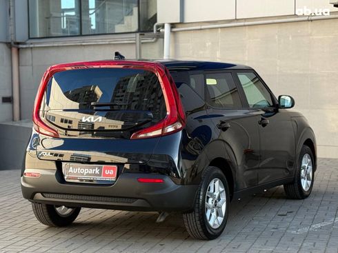 Kia Soul 2022 черный - фото 7