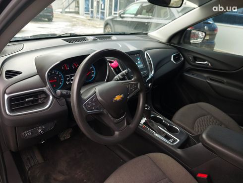 Chevrolet Equinox 2017 серый - фото 22