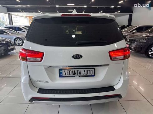 Kia Carnival 2016 - фото 5