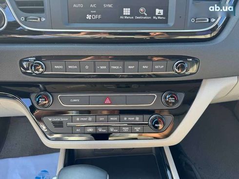Kia Carnival 2019 - фото 12