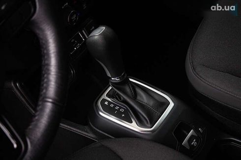 Jeep Renegade 2019 - фото 24