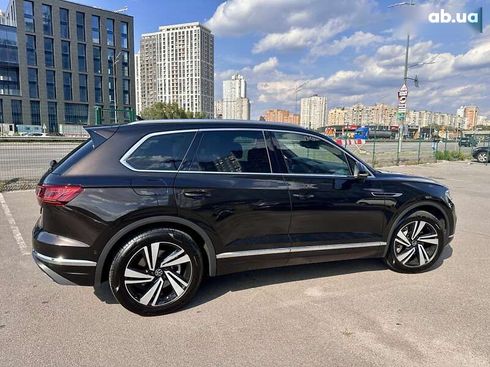 Volkswagen Touareg 2022 - фото 5