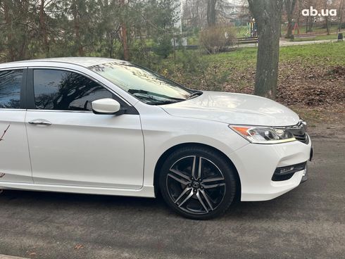 Honda Accord 2016 белый - фото 14