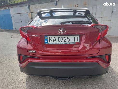 Toyota C-HR 2018 вишневый - фото 7