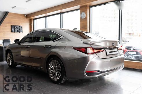 Lexus ES 2019 - фото 17
