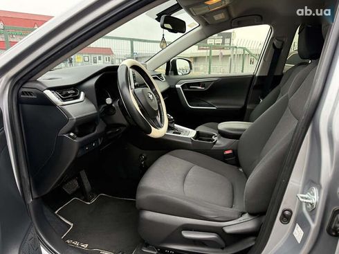 Toyota RAV4 2019 - фото 12