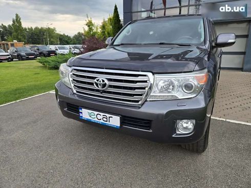 Toyota Land Cruiser 2012 - фото 3