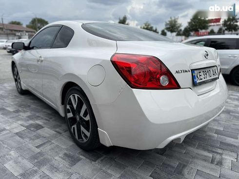 Nissan Altima 2010 - фото 6