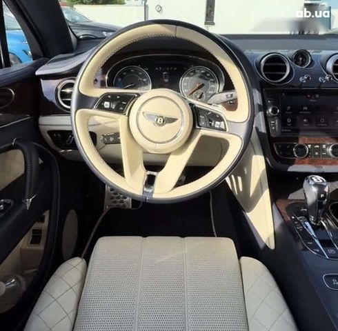 Bentley Bentayga 2019 - фото 28