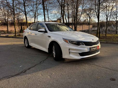 Kia Optima 2017 белый - фото 21