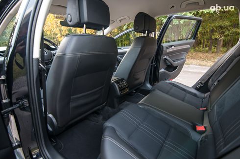 Volkswagen Passat 2016 черный - фото 4