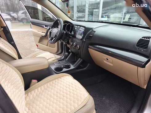 Kia Sorento 2012 - фото 13