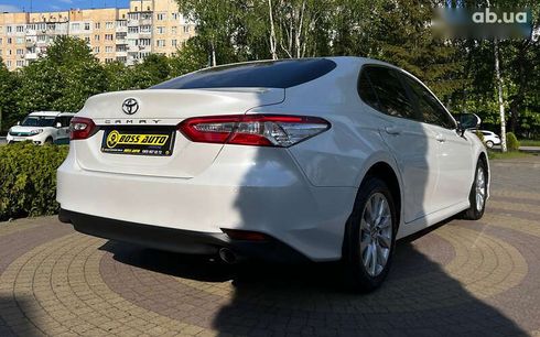 Toyota Camry 2019 - фото 7