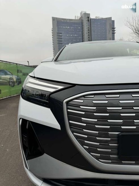 Audi Q4 e-tron 2023 - фото 8