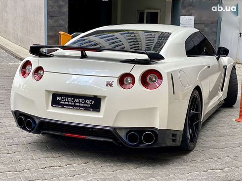 Nissan GT-R 2013 - фото 23