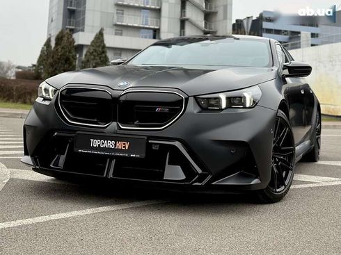 BMW M5 2024 - фото 27