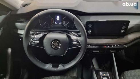 Skoda Octavia 2023 - фото 9