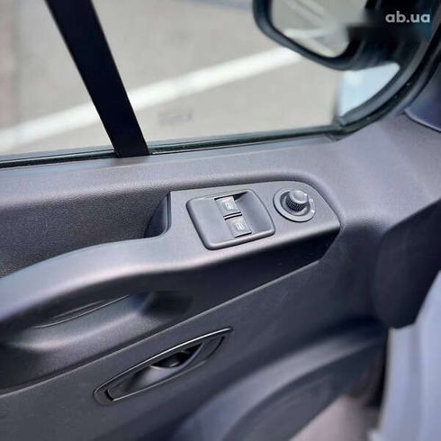 Renault Trafic 2021 - фото 18