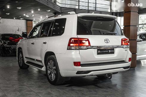 Toyota Land Cruiser 2017 - фото 8