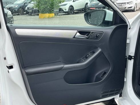 Volkswagen Jetta 2016 белый - фото 31