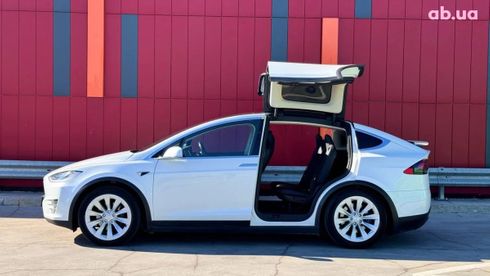 Tesla Model X 2017 - фото 8