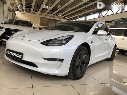 Tesla Model 3 2020 - фото 2