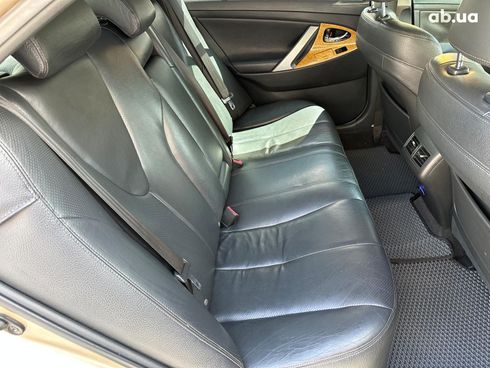 Toyota Camry 2007 бежевый - фото 17