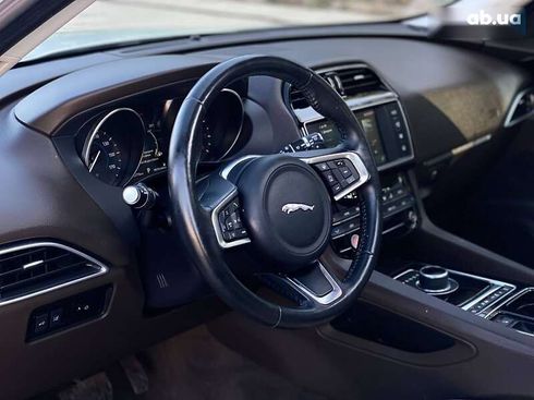 Jaguar F-Pace 2017 - фото 19