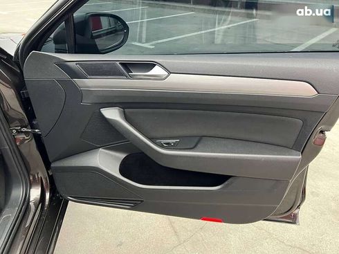 Volkswagen Passat 2018 - фото 18