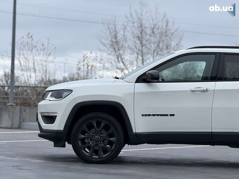 Jeep Compass 2021 - фото 14