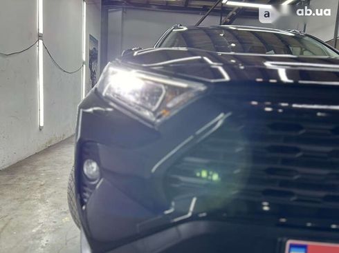 Toyota RAV4 2020 - фото 8