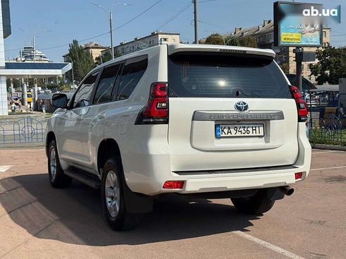 Toyota Land Cruiser Prado 2019 - фото 5