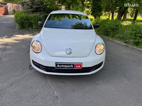 Volkswagen Beetle 2016 белый - фото 2