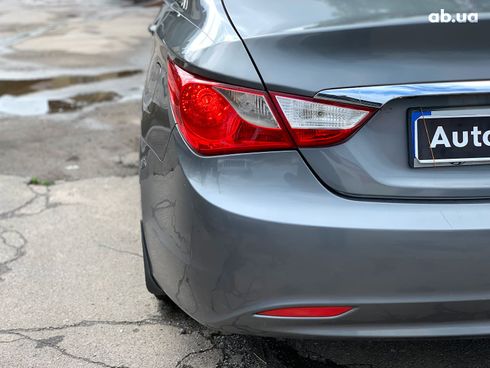 Hyundai Sonata 2011 серый - фото 12