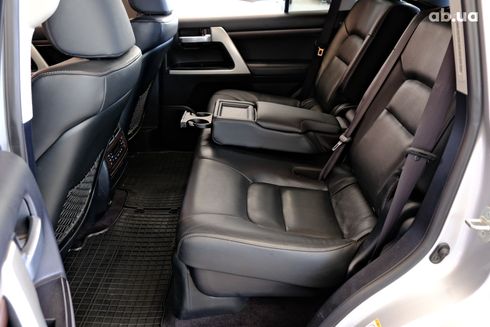 Toyota Land Cruiser 2018 серый - фото 8