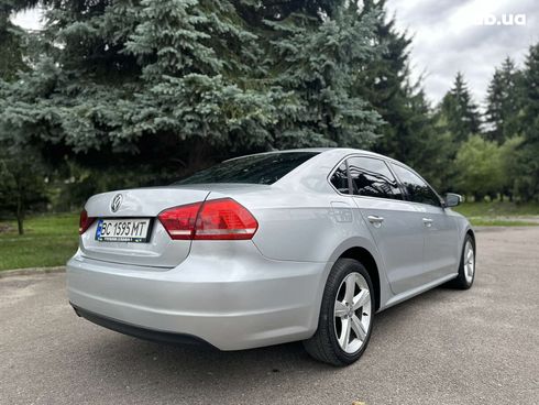 Volkswagen Passat 2013 серебристый - фото 10