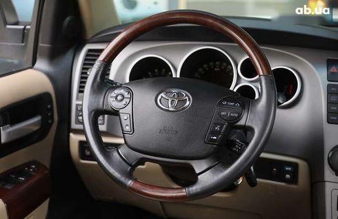 Toyota Sequoia 2012 - фото 14