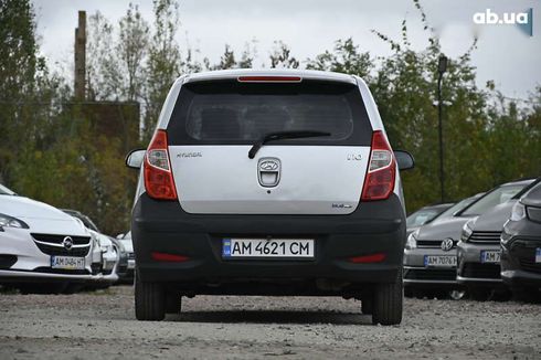 Hyundai i10 2011 - фото 6