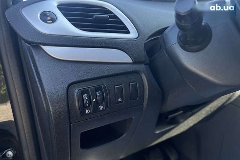 Renault Scenic 2010 - фото 19