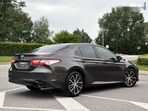 Toyota Camry 2018 - фото 15