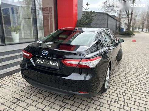 Toyota Camry 2020 - фото 7