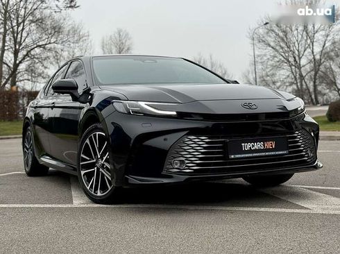 Toyota Camry 2024 - фото 23