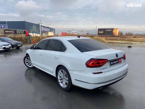 Volkswagen Passat 2018 белый - фото 7