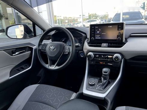 Toyota RAV4 2020 - фото 9