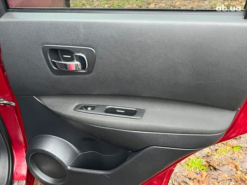 Nissan Qashqai 2012 красный - фото 45